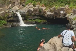 Saint-Joseph : baignade interdite dans plusieurs bassins de la rivière Langevin, la qualité de l'eau est mauvaise