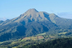 Éruption de la Montagne Pelée le 8 mai 1902 : un volcan endormi mais jamais éteint