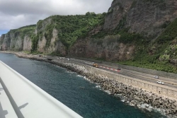 Ancienne Route du Littoral : l’Autorité environnementale recommande sa destruction complète et le retrait des filets sur la falaise