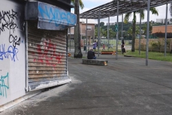 Deux ans après les émeutes, le quartier de Rivière-Salée peine à se relever à Nouméa