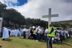 La traditionnelle messe de l’Ascension rassemble des milliers de catholiques au Maïdo