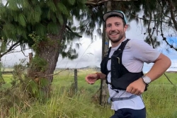 En tête de l'Ultra Terrestre, Louis Calais creuse l'écart avec François D'Haene au deux tiers de la course