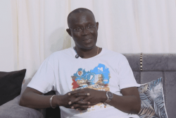 VIDEO. "La yole, c’est presque une école de la vie"...Entretien avec Augustin Senghor, maire de l'île de Gorée et petit-fils de Léopold Sédar Senghor 