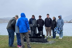 En 1995, le corps d’un pêcheur canadien était retrouvé à Miquelon : un mémorial en hommage aux victimes du naufrage inauguré