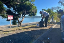 À Bouéni, coup d'envoi pour la chasse aux déchets dans le sud de l'île 
