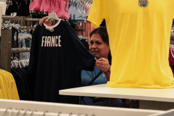 Mondial 2026 : les supporters se préparent, les commerçants et bars aussi