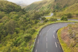 Bus, état des routes ou desserte des îles : ces enjeux autour des transports, pour les élections provinciales 2026 en Nouvelle-Calédonie