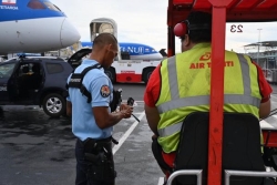 Passagers et personnels travaillant à l’aéroport de Tahiti-Faa’a contrôlés par les gendarmes