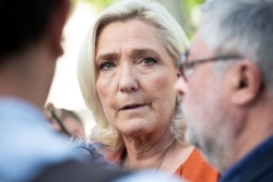 Élections provinciales 2026 en Nouvelle-Calédonie : Marine Le Pen ne "transigera pas avec les compétences régaliennes"