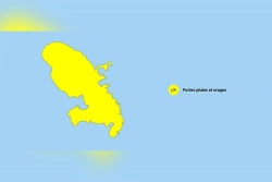 Une onde tropicale active aborde la Martinique, placée en vigilance jaune pour fortes pluies et orages