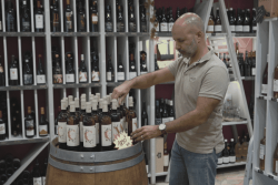 "On a une semaine d'interdiction de travail" : les cavistes déplorent la décision d'interdiction de vente d'alcool avant les provinciales