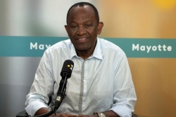 "On va de stratégie en stratégie, mais quelque part on nous balade", regrette le sénateur Saïd Omar Oili au sujet de la refondation de Mayotte 