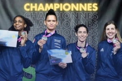 La Martiniquaise Alexandra Louis-Marie et ses coéquières de l'équipe de France d'épées  sont championnes d'Europe 
