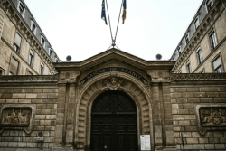 "On m'a dit que j'avais déjà un prêt, mais ce n'était pas moi", un Mahorais interdit bancaire après une usurpation d'identité