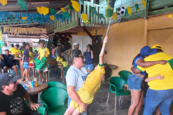 À Maripasoula, les amateurs de foot vibrent à l’heure du match Brésil-Japon