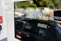 Baisse des prix des carburants : une bonne nouvelle pour les automobilistes, qui attendent un retour "à la normale"