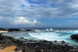 La Réunion : le ciel est nuageux, voire humide sur le Sud, le soleil brille, malgré quelques nuages sur les autres secteurs