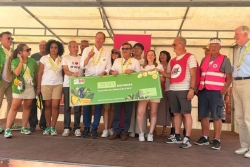 Tour de France : l'opération KM97 de la banane des Antilles dépasse son objectif avec 59.721 bananes pour les Restos du Cœur