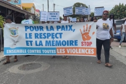 Saint-François : une marche blanche en mémoire de Noé Moussamy et contre la violence
