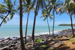 Un homme décède après avoir été blessé par balle à la tête sur un catamaran de retour des Îles du Salut