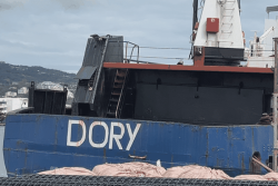 Papeete : le navire Dory 1 sommé de quitter Motu Uta
