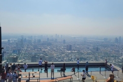 La Thaïlande va vérifier si ses établissements sont aux normes après l'incendie dans un bar de Bangkok