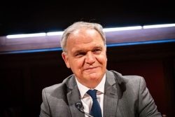 François-Noël Buffet nommé Défenseur des droits malgré la fronde des associations 