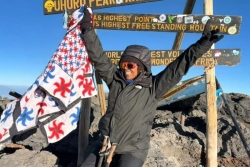 "Je n'ai aucun souvenir de mon arrivée", la mahoraise Fatima Tricoire, atteinte de lupus, est parvenue au sommet du Kilimandjaro