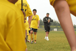 "Ils ont joué un vrai match de football" : à Terre-Neuve, les U13 de Saint-Pierre-et-Miquelon brillent malgré la brume et la pluie