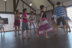 Les danses amérindiennes s’invitent à la médiathèque d’Awala-Yalimapo 