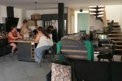 "On se remonte tous le moral" : comment les violents incendies en Gironde ont réuni une famille réunionnaise recomposée
