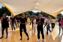 "C'est une danse de partage" : le konpa s'invite sur les parquets franciliens tout l'été