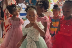 Aux Abymes, 40 cousins réunis pour un bal de princes et princesses placé sous le signe de la famille