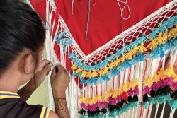 "Se faire piquer par des fourmis pour renforcer le corps et l'esprit" : tout savoir sur le Yuku, rituel phare des Journées des peuples autochtones à Saint-Laurent.