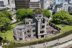 Au Japon, le tabou de la dissuasion nucléaire vacille, 81 ans après Hiroshima