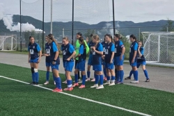 "L'ambiance est très bonne, même si on a perdu le match ce matin" : malgré la défaite contre Avalon, l'équipe féminine des jeunes saint-pierraises garde le moral