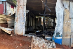 "Chacun a fait comme il a pu pour amener de l'eau", les habitants de Majicavo-Koropa choqués par la mort dans un incendie d'une femme enceinte et de ses deux enfants