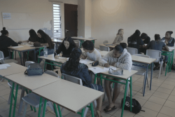 À Dumbéa, des vacances studieuses au lycée Dick-Ukeiwë pour préparer le bac