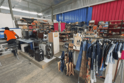 Aux Abymes, une recyclerie solidaire donne une seconde vie aux vêtements et aux parcours professionnels