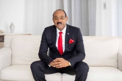 Le Premier ministre d’Antigua-et-Barbuda estime que les nouvelles restrictions pour obtenir un visa américain pourront bénéficier à son pays