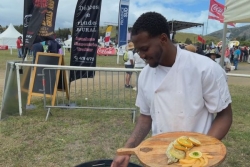 EN IMAGES. Barbecue XXL : le terroir calédonien passe sur le gril à la foire de Bourail