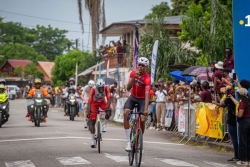 Tour cycliste de la Guyane : le guadeloupéen Meving Gène remporte la 7ème étape
