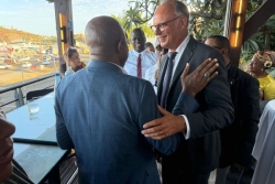 Édouard Philippe à Mayotte : des propositions fermes, mais des élus toujours sceptiques