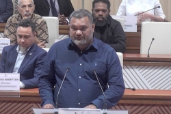 "Ce gouvernement marchera sur ses deux jambes, la justice sociale et la relance économique", déclare le président Milakulo Tukumuli devant le Congrès de la Nouvelle-Calédonie