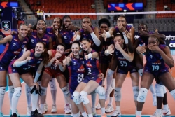 Euro de volley : voyants au vert pour la Guadeloupéenne Amandha Sylves et les Bleues, qualifiées en huitièmes