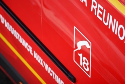 Sainte-Suzanne : un incendie se déclare dans un garage, 7 voitures brûlées