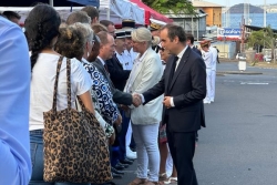 Sebastien Lecornu est passé à la place Zakia Madi pour un dépôt de gerbe