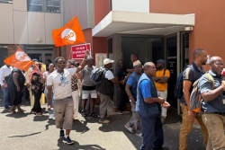 Les agents de l'ARS réclament le départ de leur secrétaire général 