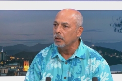 Gilbert Tyuienon, membre du FLNKS et membre du gouvernement, invité au journal télévisé ce dimanche