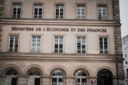 Mission transpartisane : les élus calédoniens à Paris pour desserrer l’étau de la dette